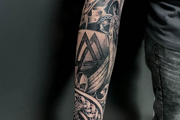 männer unterarm tattoos
